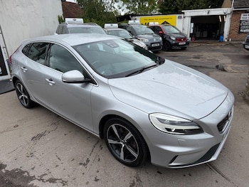 Used Volvo V40 2016 for sale - 78554299: Photo