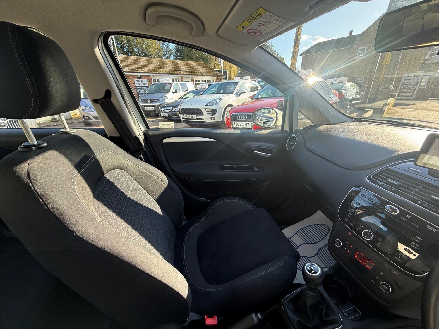 Used Fiat Punto 2017 for sale - 77654078: Photo 27