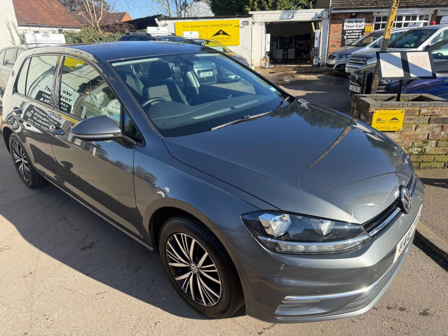 Used Volkswagen Golf 2018 for sale - 77935482: Photo 2