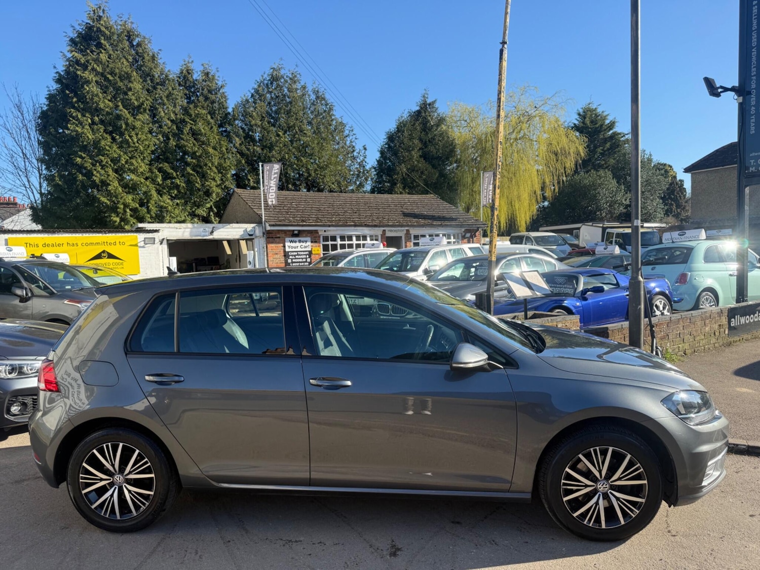 Used Volkswagen Golf 2018 for sale - 77935482: Photo 3