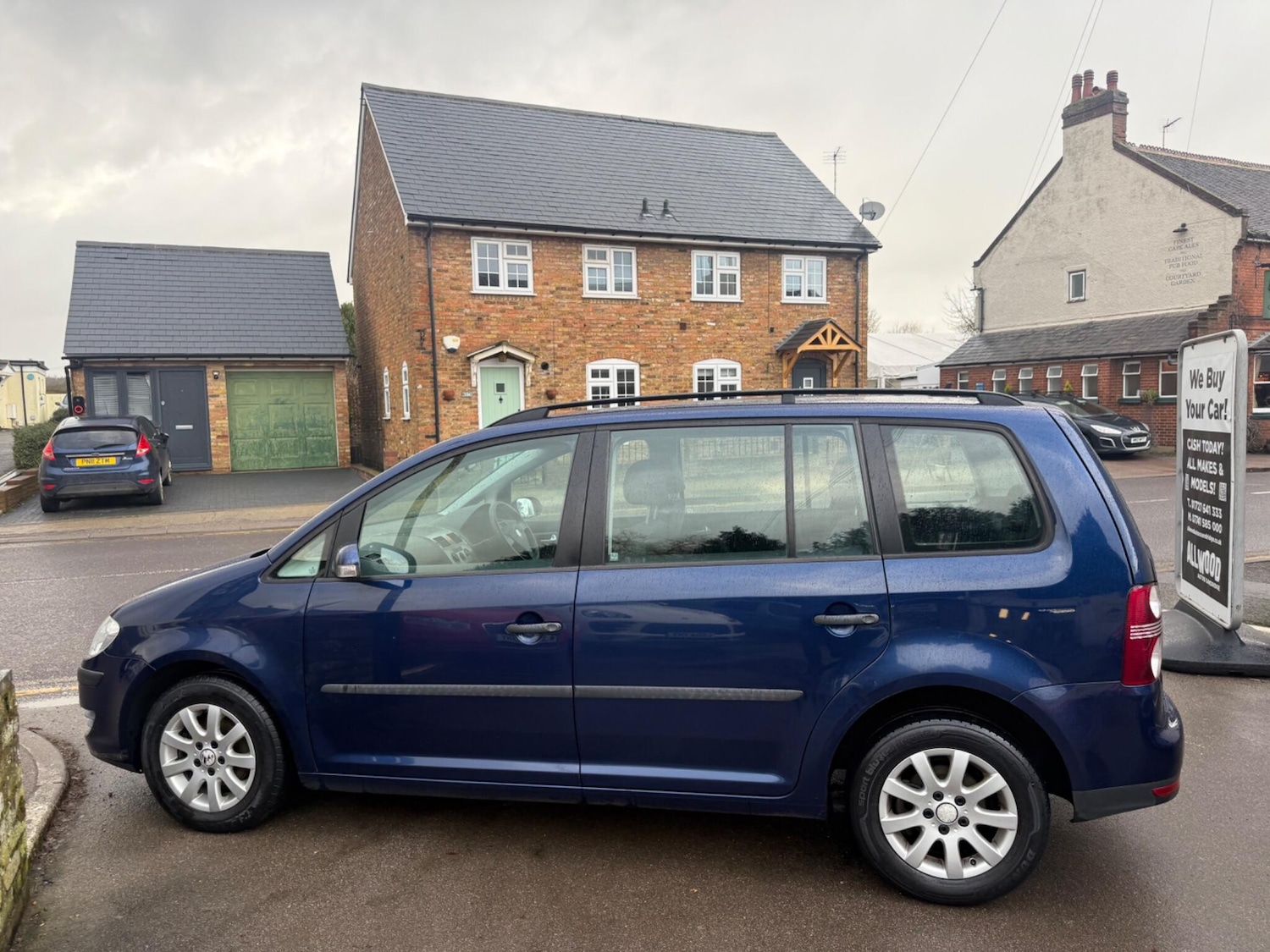 Used Volkswagen Touran 2009 for sale - 77346287: Photo 11