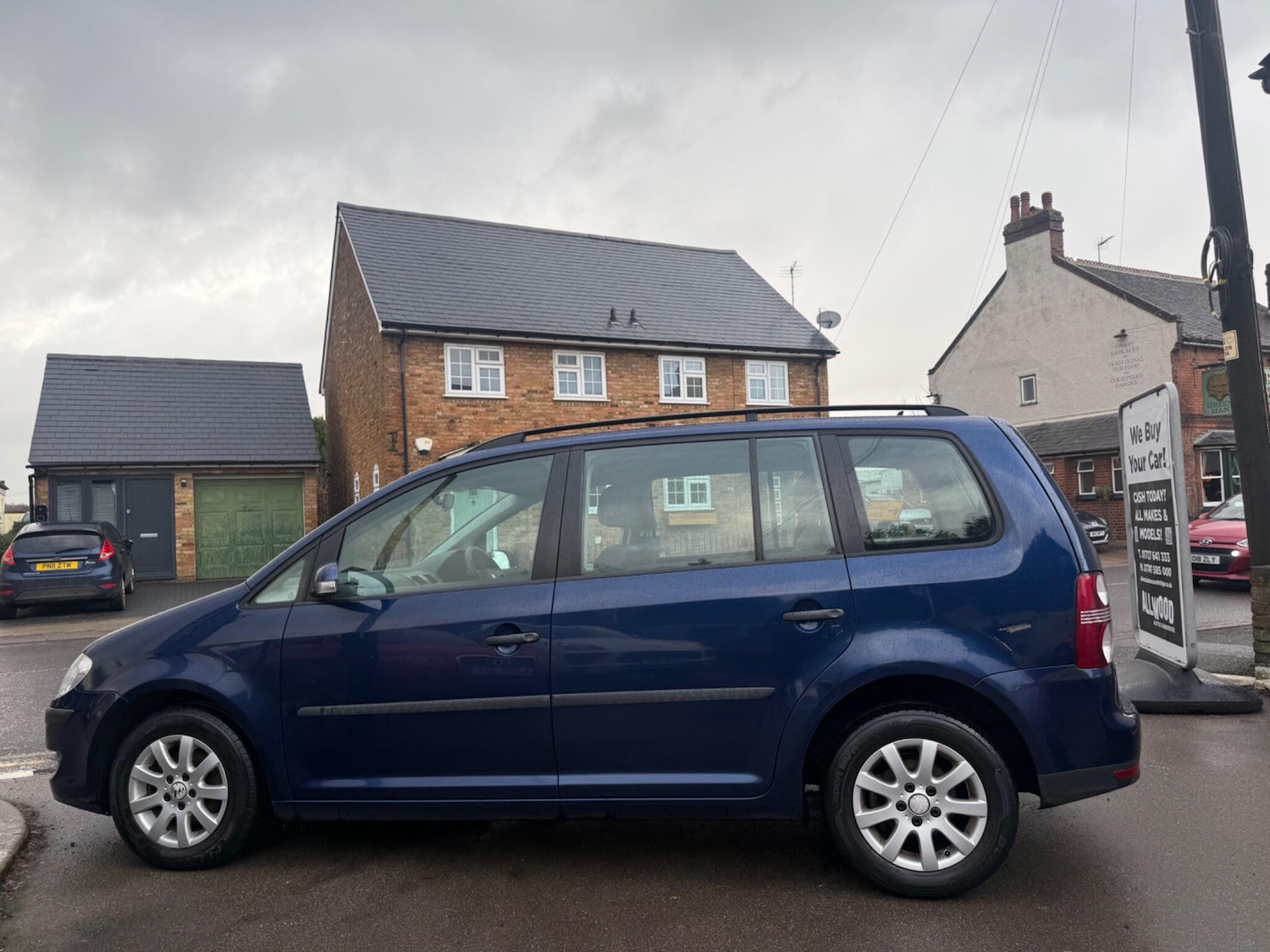 Used Volkswagen Touran 2009 for sale - 77346287: Photo 12
