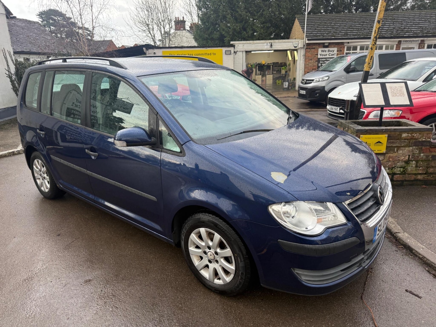 Used Volkswagen Touran 2009 for sale - 77346287: Photo 2