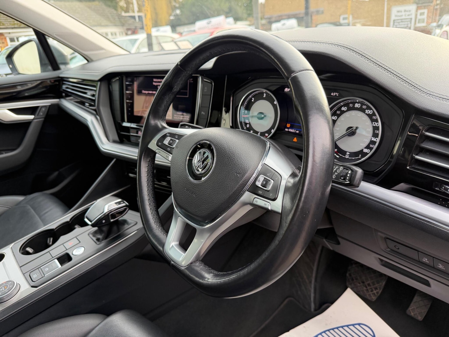 Used Volkswagen Touareg 2019 for sale - 77582500: Photo 24