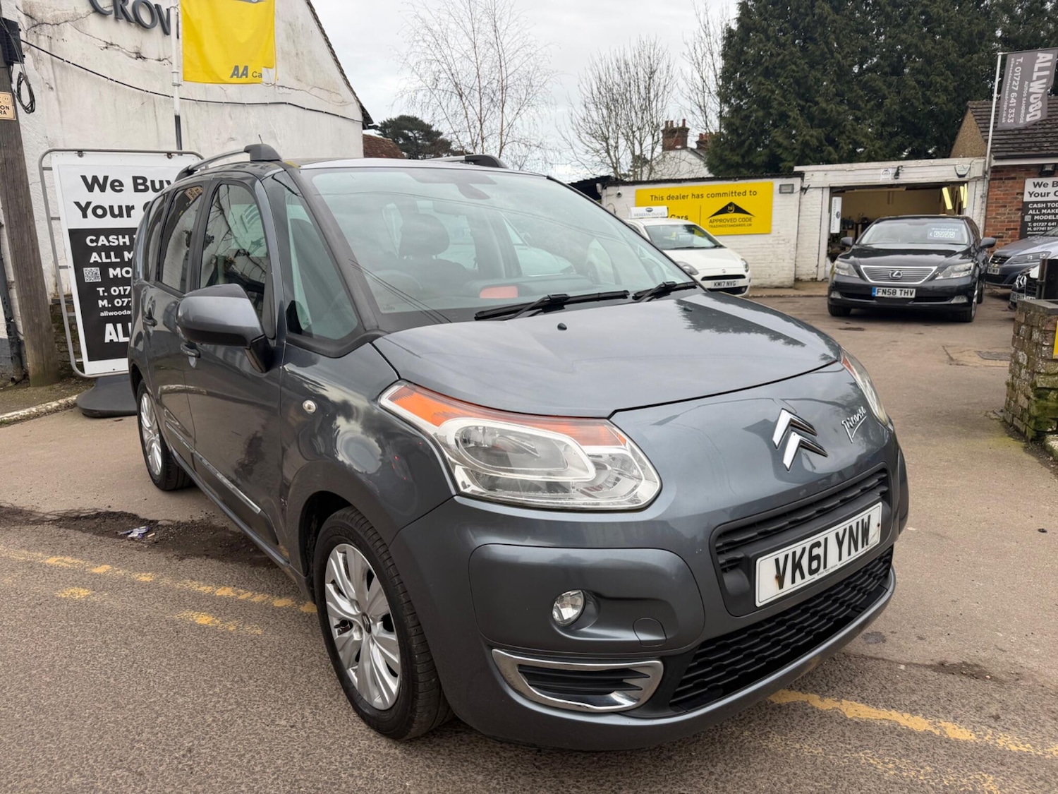 Used Citroen C3 Picasso 2011 for sale - 77759520: Photo 2