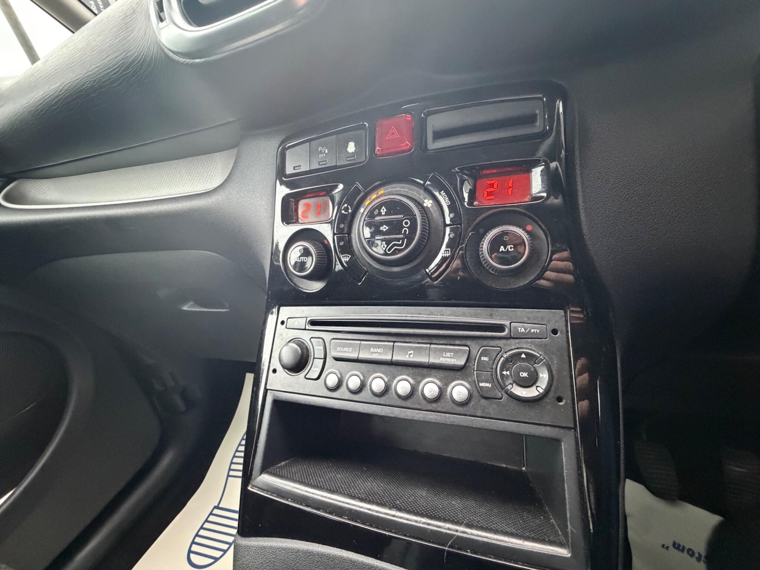 Used Citroen C3 Picasso 2011 for sale - 77759520: Photo 27