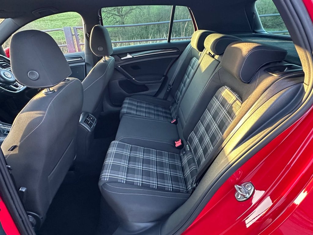 Used Volkswagen Golf 2015 for sale - 76937437: Photo 18