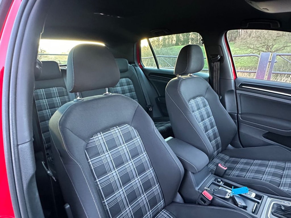 Used Volkswagen Golf 2015 for sale - 76937437: Photo 21