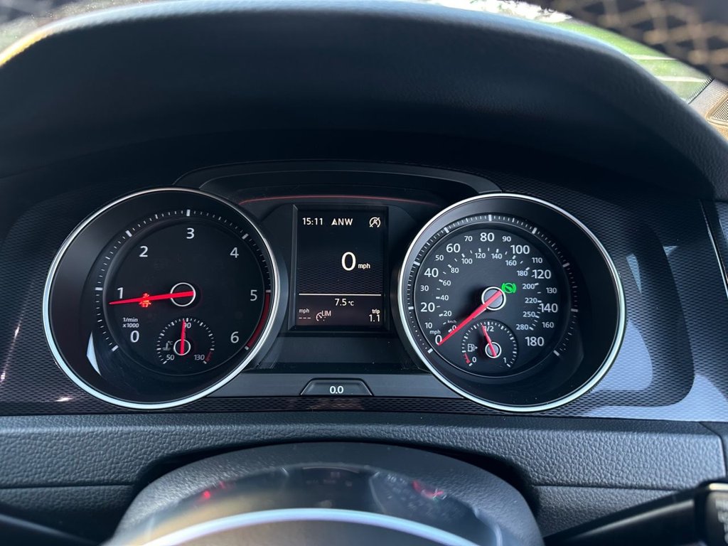 Used Volkswagen Golf 2015 for sale - 76937437: Photo 25