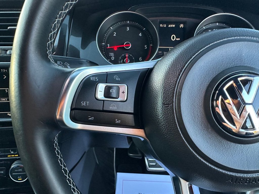 Used Volkswagen Golf 2015 for sale - 76937437: Photo 30