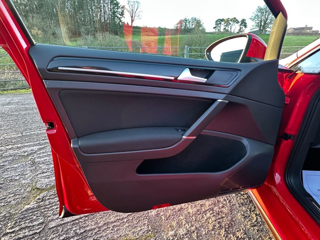 Used Volkswagen Golf 2015 for sale - 76937437: Photo 36