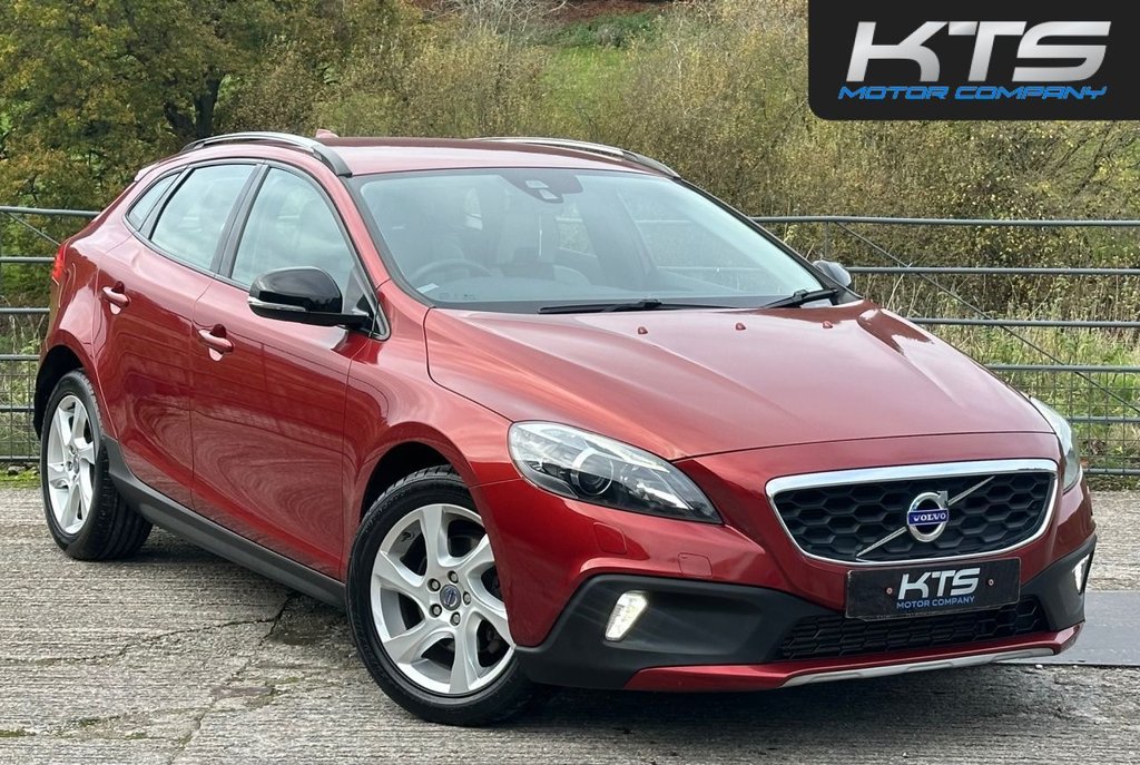 Used Volvo V40 2014 for sale - 76900294: Photo 1