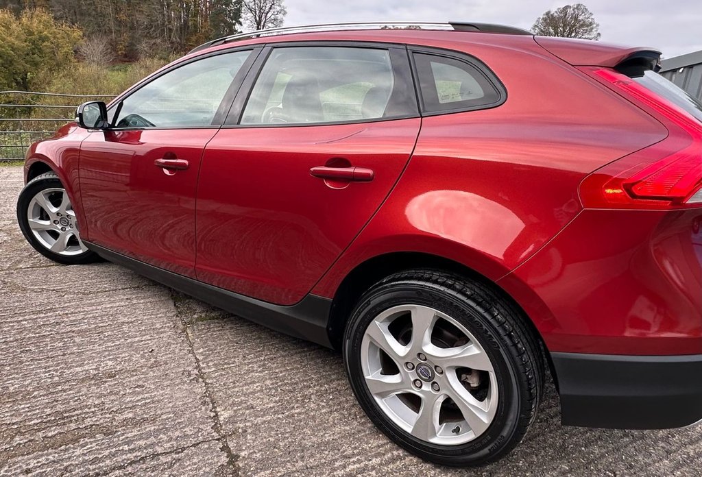 Used Volvo V40 2014 for sale - 76900294: Photo 14