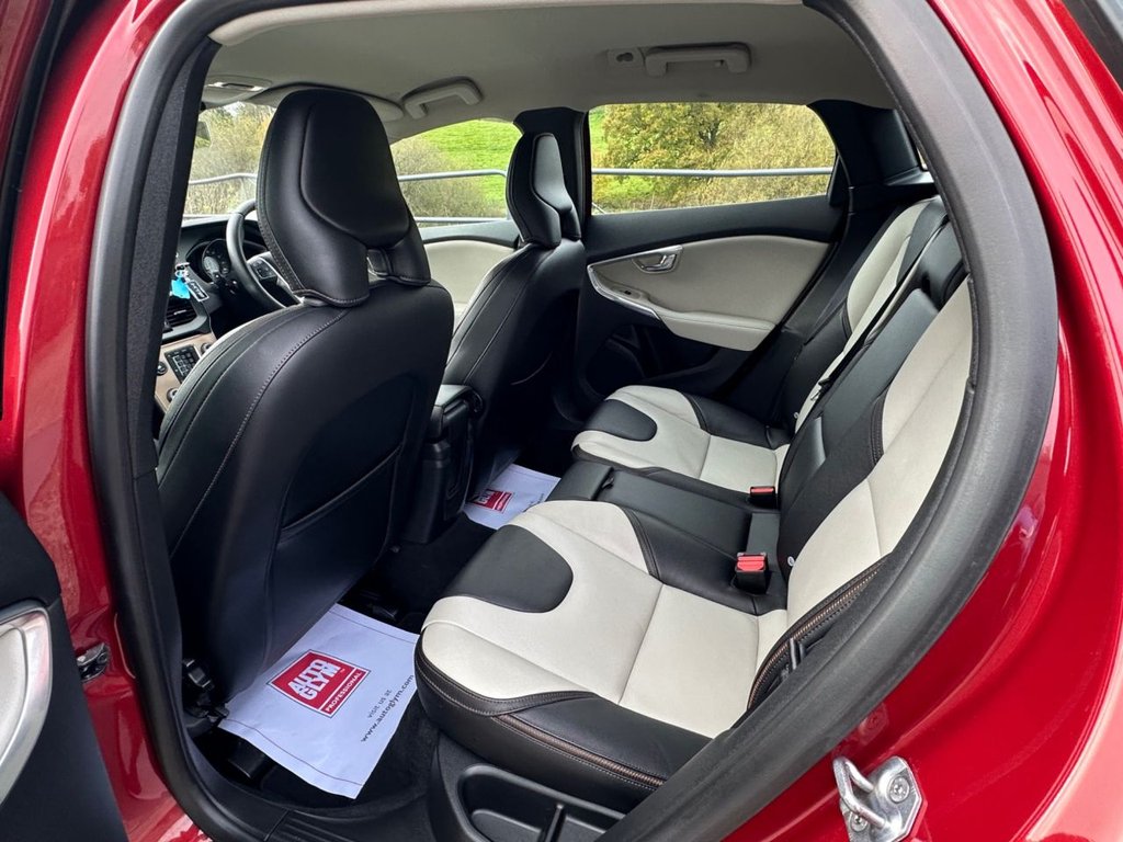 Used Volvo V40 2014 for sale - 76900294: Photo 19