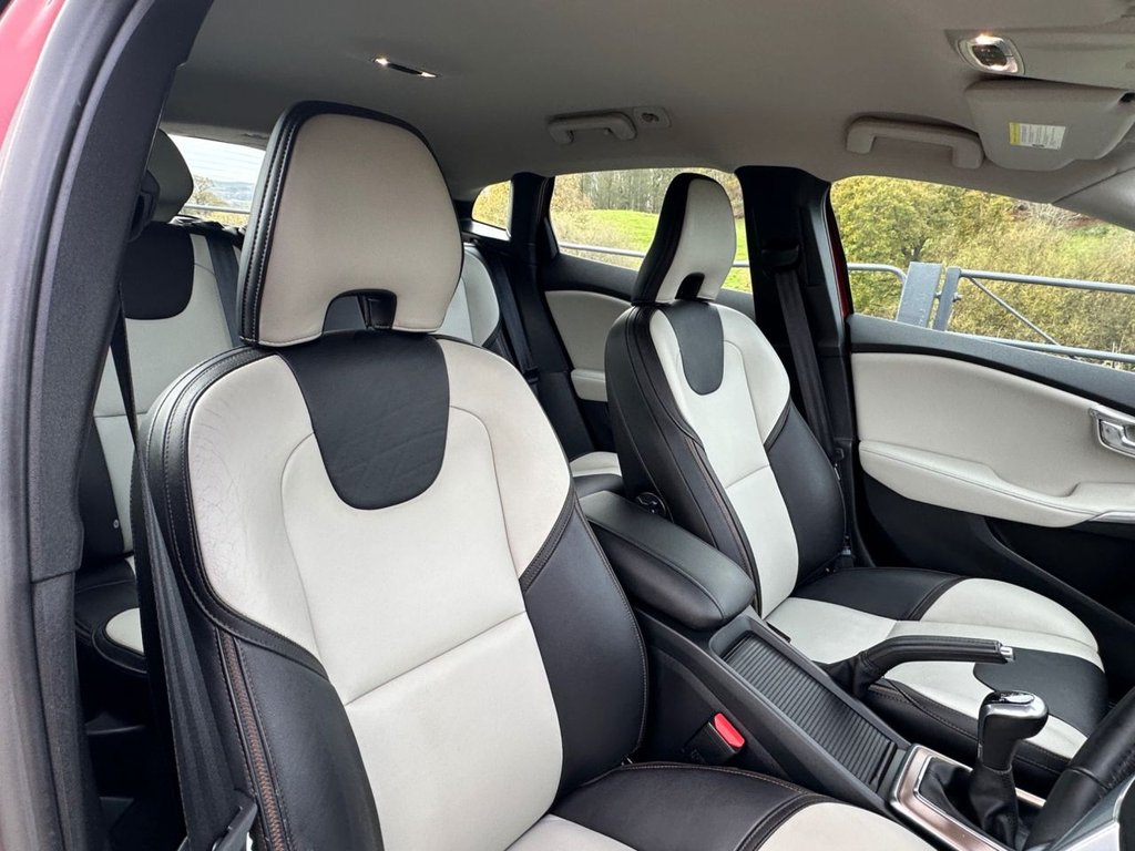 Used Volvo V40 2014 for sale - 76900294: Photo 23