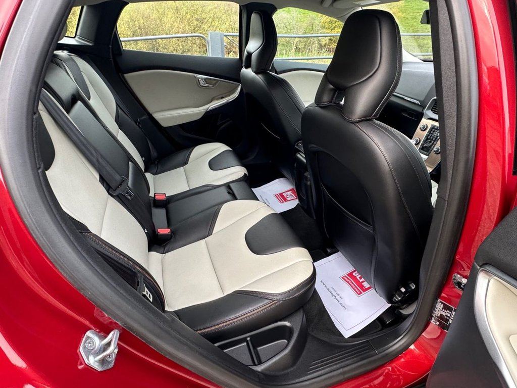 Used Volvo V40 2014 for sale - 76900294: Photo 24