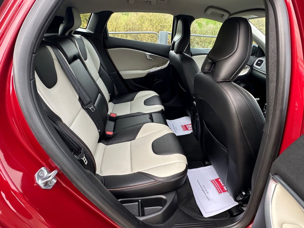 Used Volvo V40 2014 for sale - 76900294: Photo 25