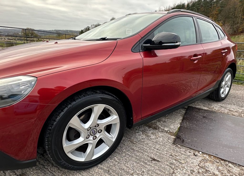 Used Volvo V40 2014 for sale - 76900294: Photo 38