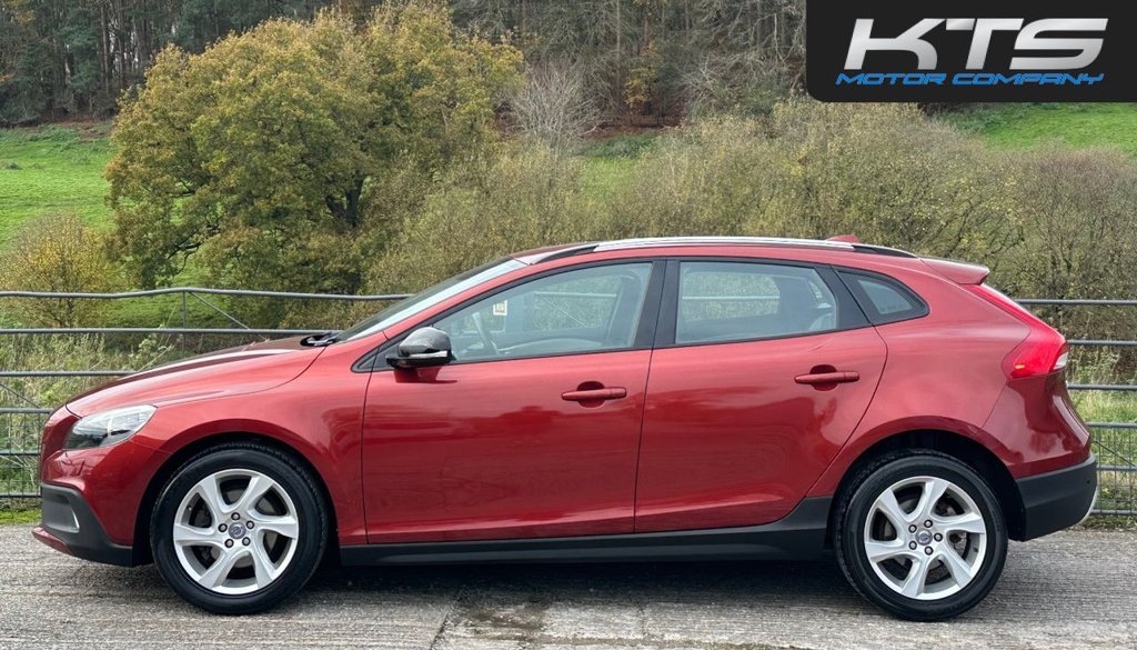 Used Volvo V40 2014 for sale - 76900294: Photo 8