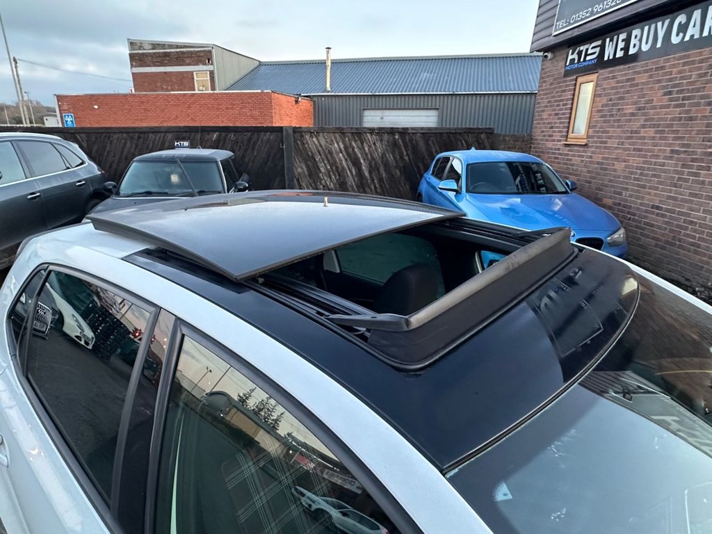 Used Volkswagen Polo 2016 for sale - 77250546: Photo 2