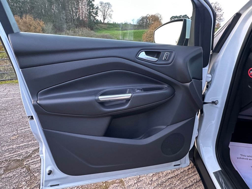 Used Ford Kuga 2015 for sale - 76797797: Photo 39