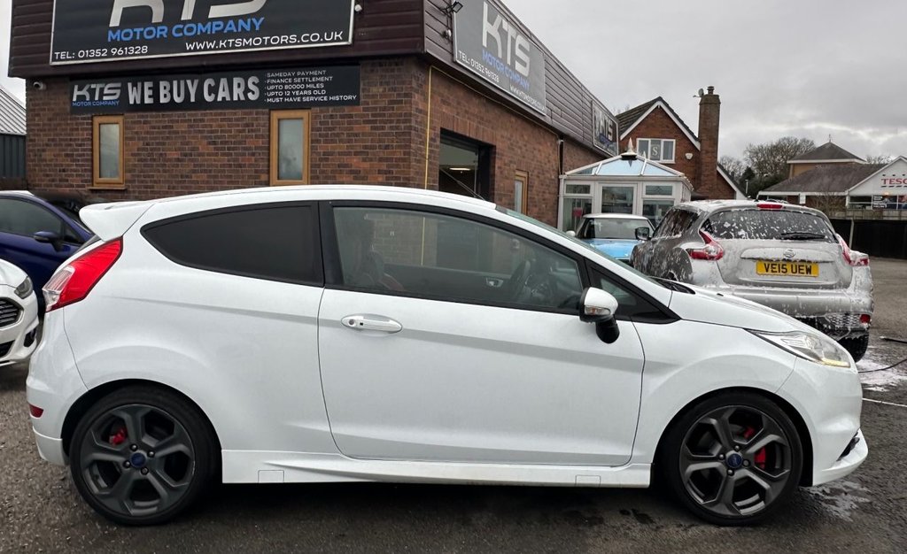 Used Ford Fiesta 2016 for sale - 77720140: Photo 2