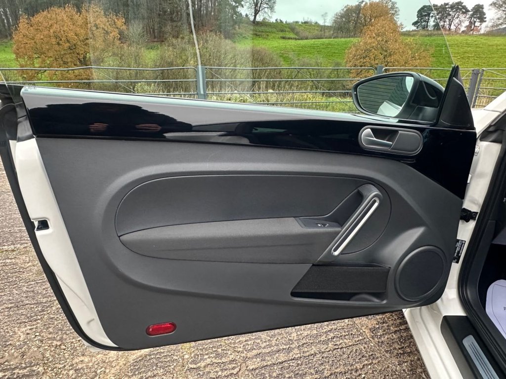 Used Volkswagen Beetle 2013 for sale - 76768742: Photo 28