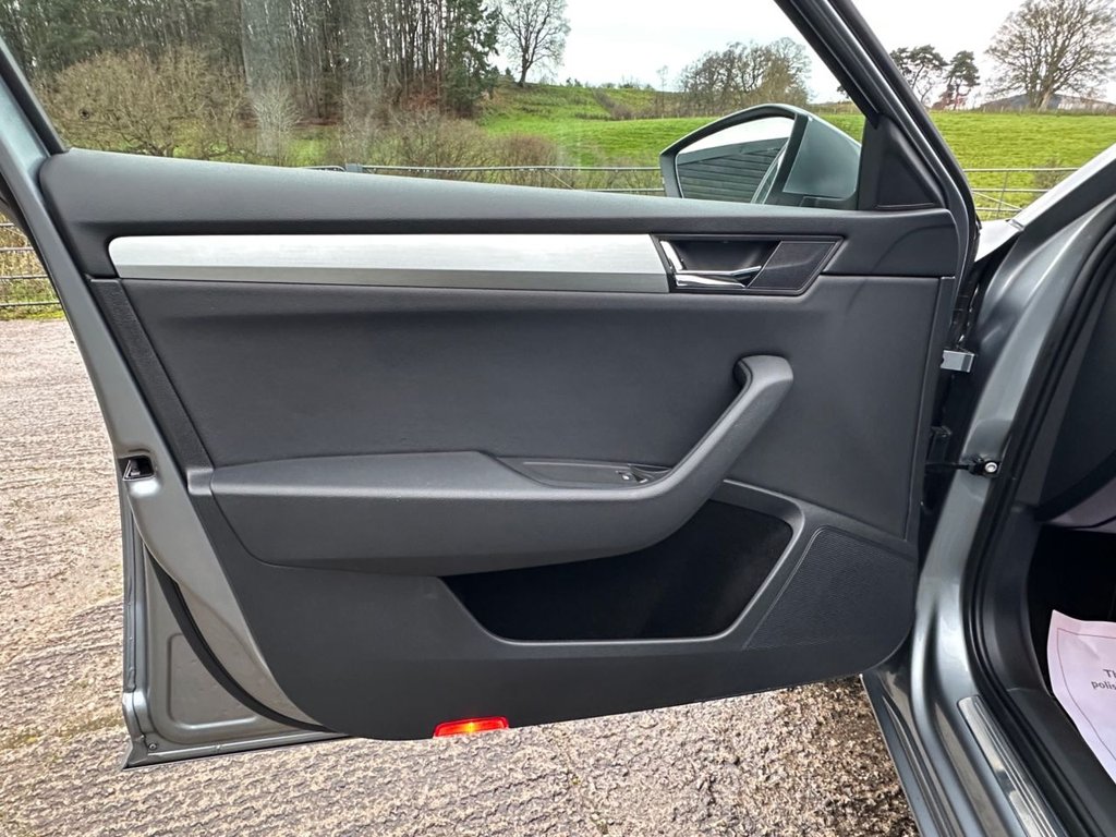 Used Skoda Superb 2017 for sale - 76883513: Photo 35