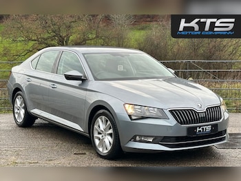 Used Skoda Superb 2017 for sale - 76883513: Photo