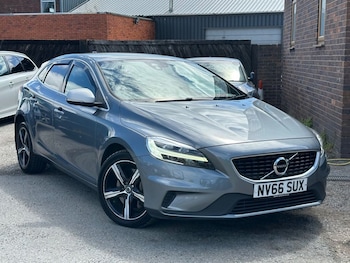 Used Volvo V40 2017 for sale - 78985719: Photo