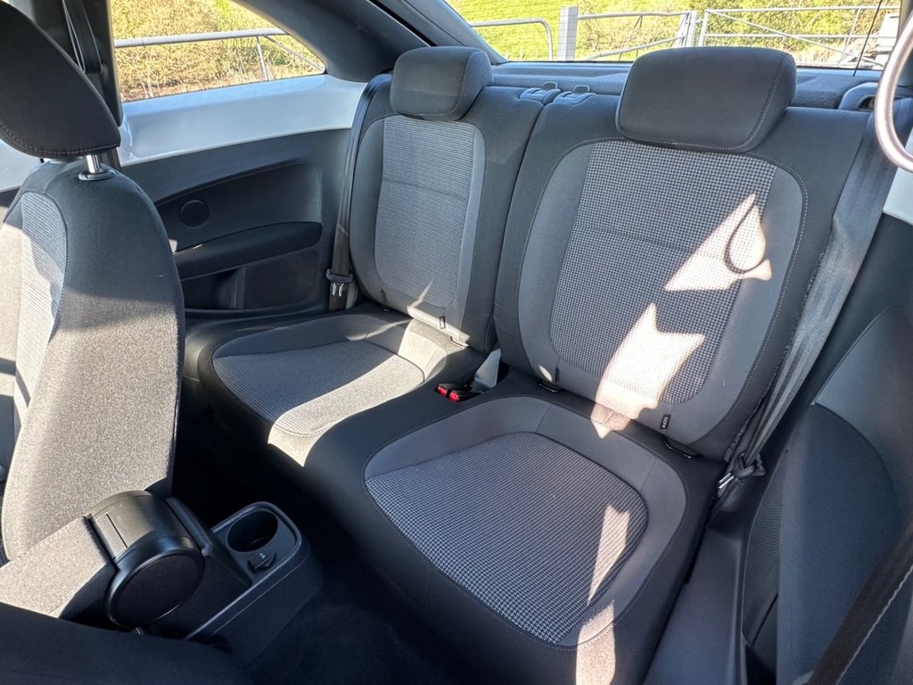 Used Volkswagen Beetle 2012 for sale - 77734743: Photo 18