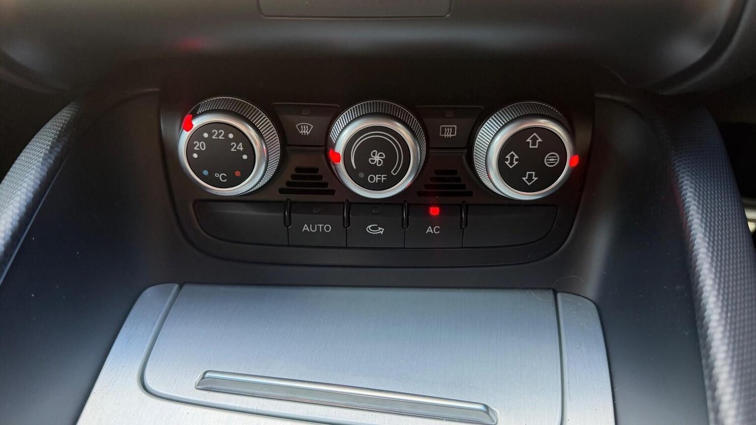 Used Audi TT 2011 for sale - 77247403: Photo 37