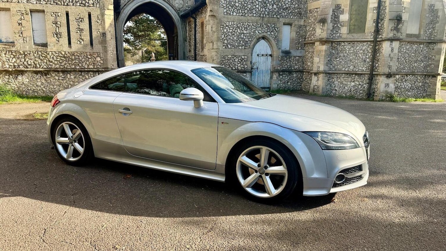 Used Audi TT 2011 for sale - 77247403: Photo 8