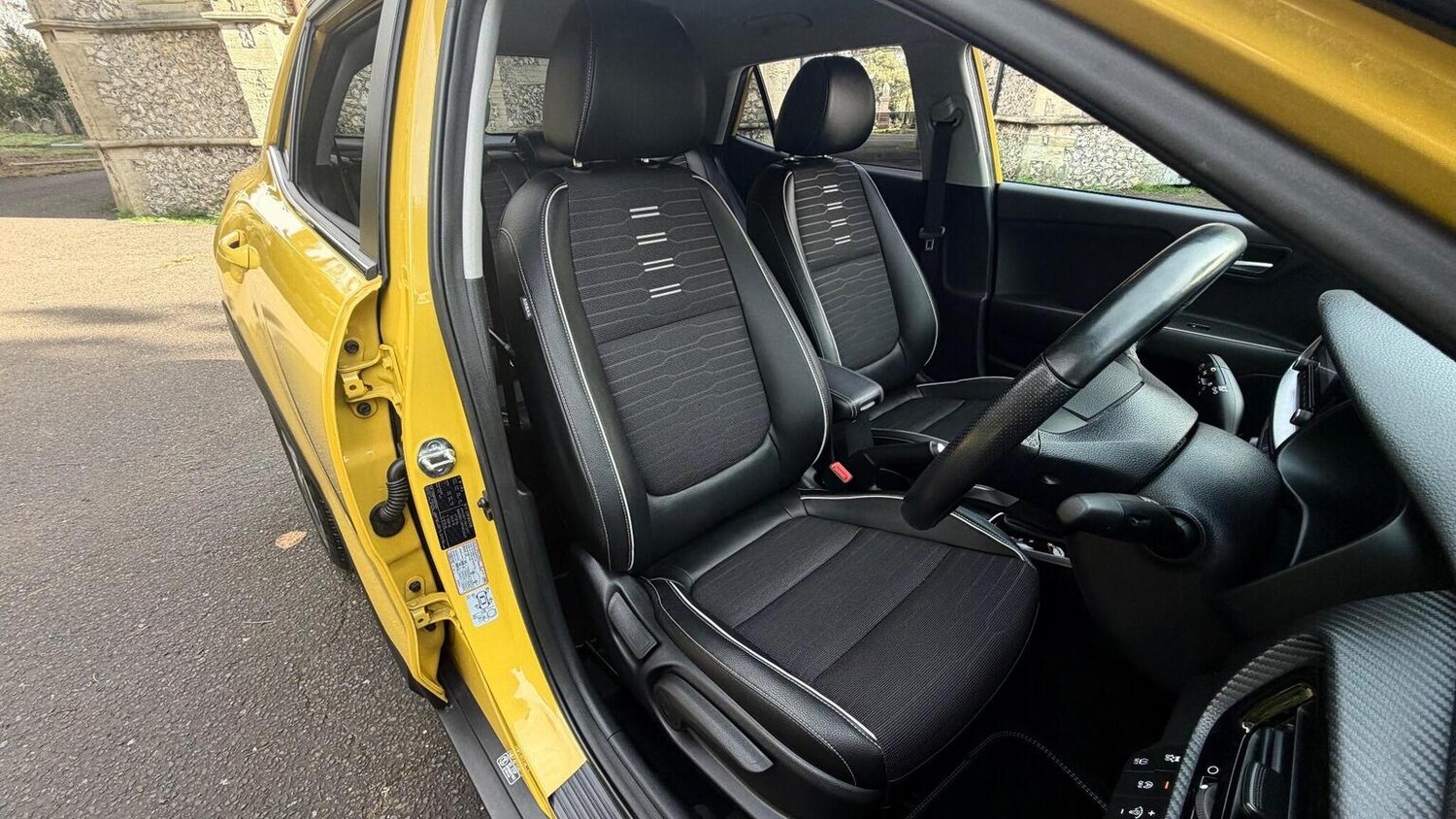 Used Kia Stonic 2023 for sale - 77247404: Photo 28