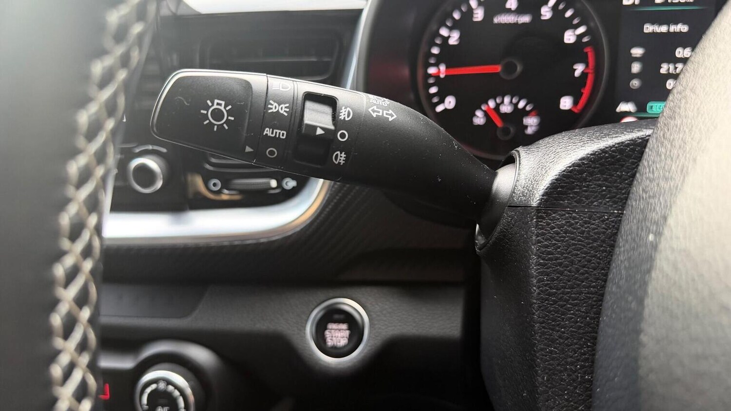 Used Kia Stonic 2023 for sale - 77247404: Photo 37