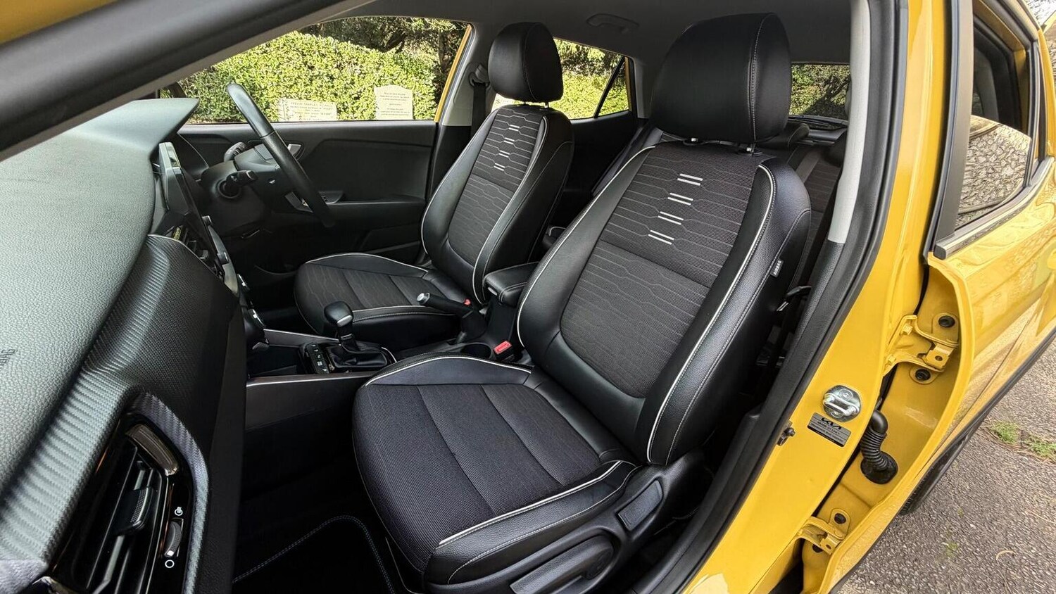 Used Kia Stonic 2023 for sale - 77247404: Photo 62