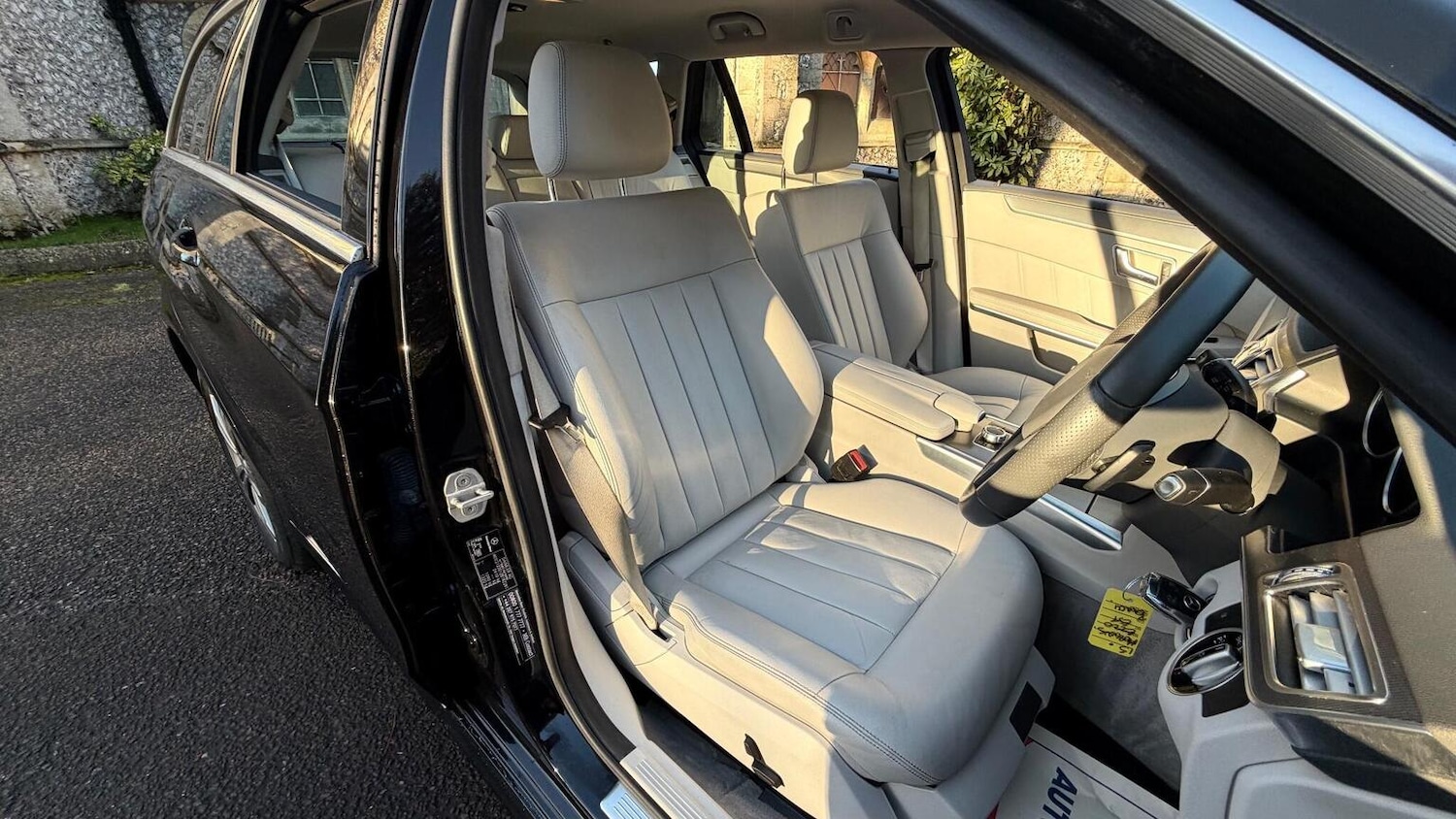 Used Mercedes-Benz E Class 2015 for sale - 77247411: Photo 32