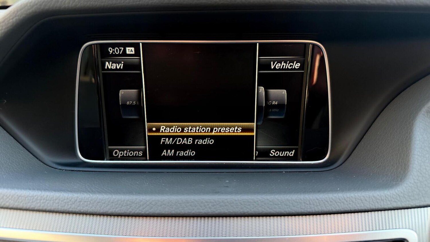 Used Mercedes-Benz E Class 2015 for sale - 77247411: Photo 59