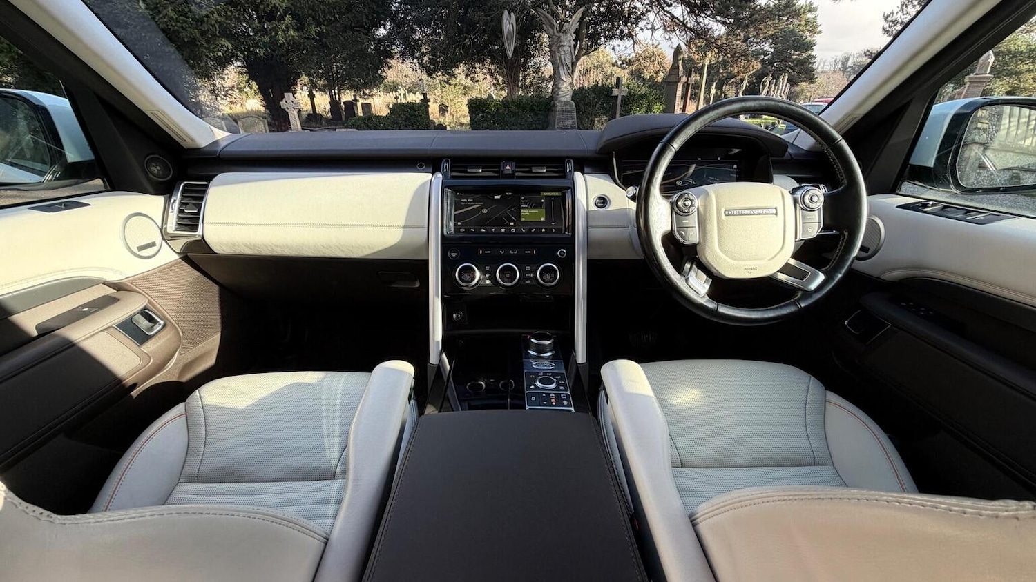 Used Land Rover Discovery 2018 for sale - 77247408: Photo 25