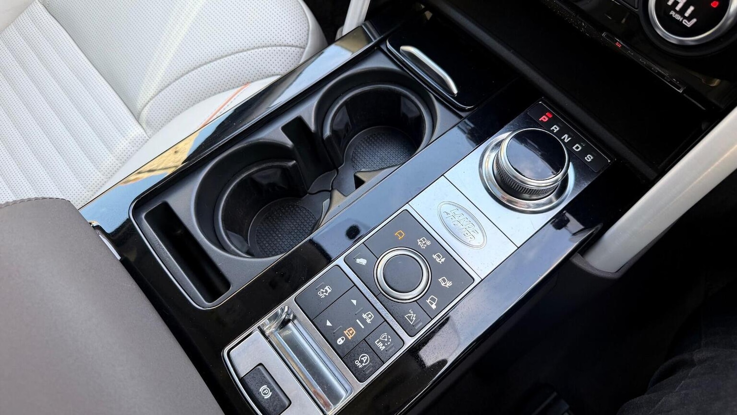 Used Land Rover Discovery 2018 for sale - 77247408: Photo 26