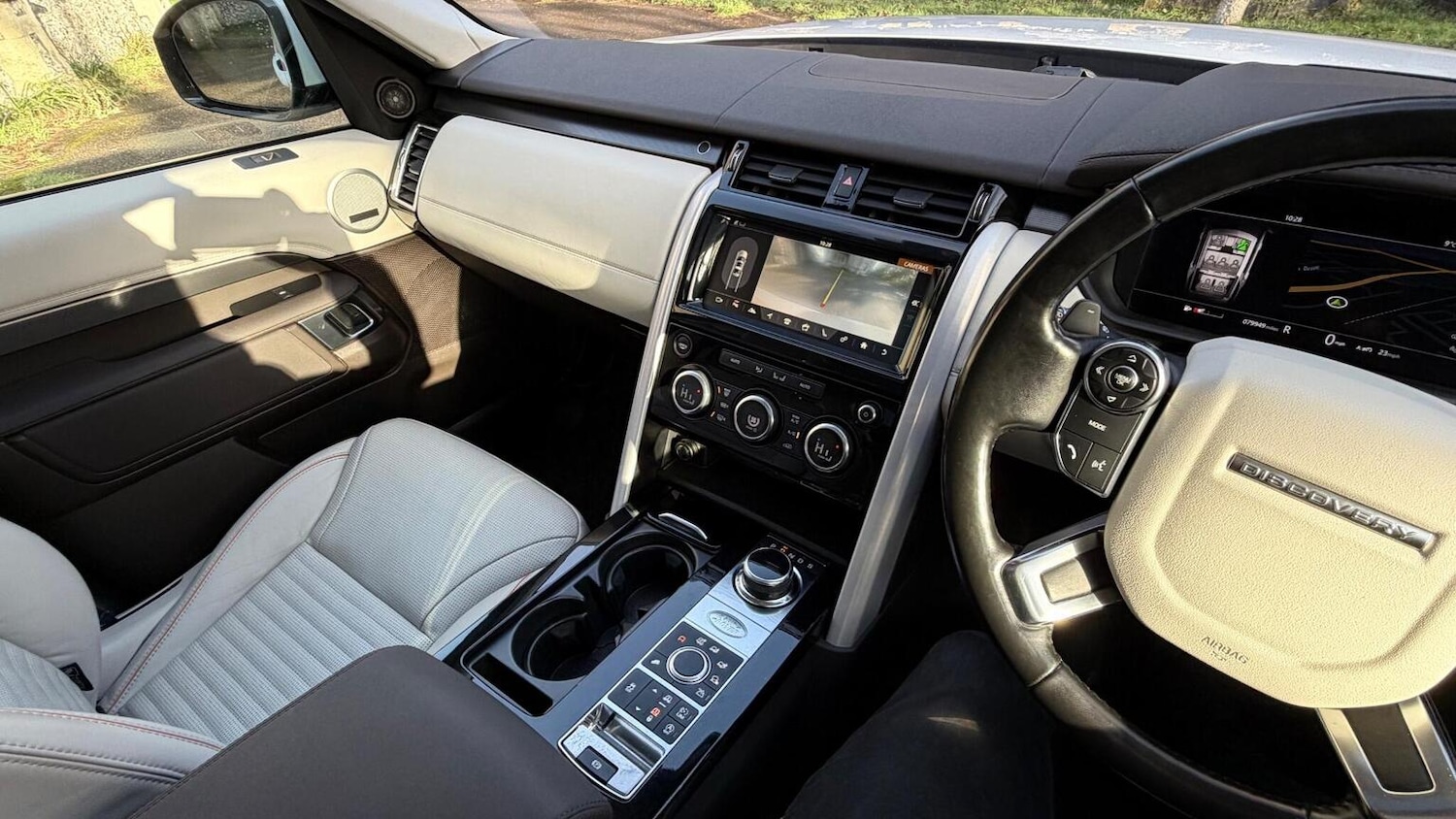 Used Land Rover Discovery 2018 for sale - 77247408: Photo 27