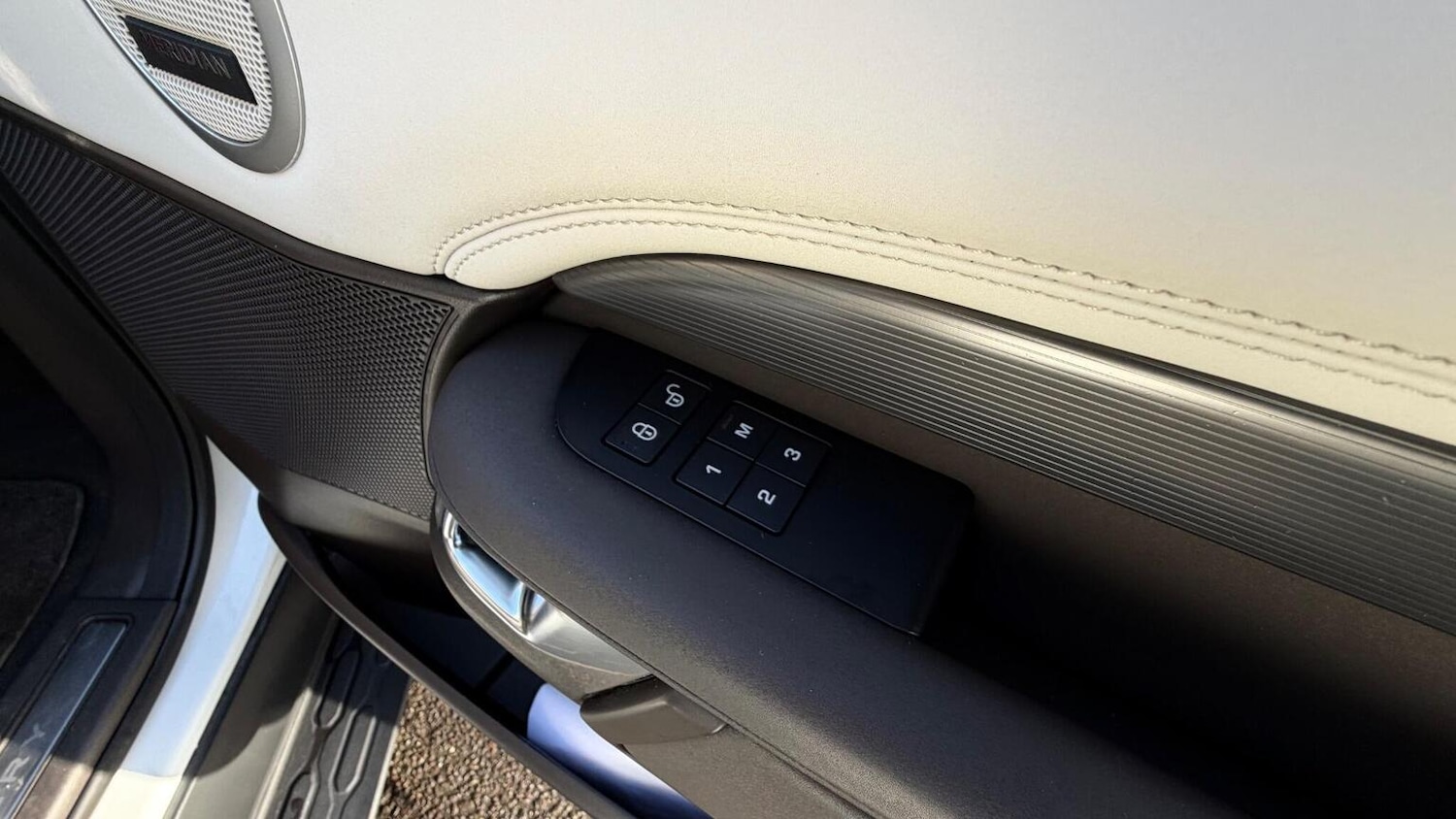 Used Land Rover Discovery 2018 for sale - 77247408: Photo 39