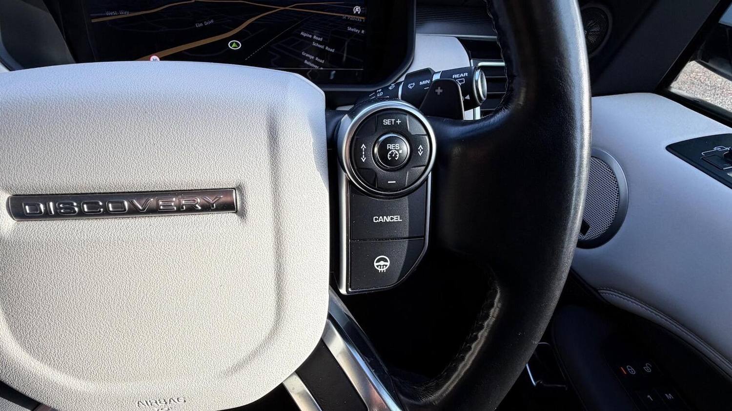 Used Land Rover Discovery 2018 for sale - 77247408: Photo 46