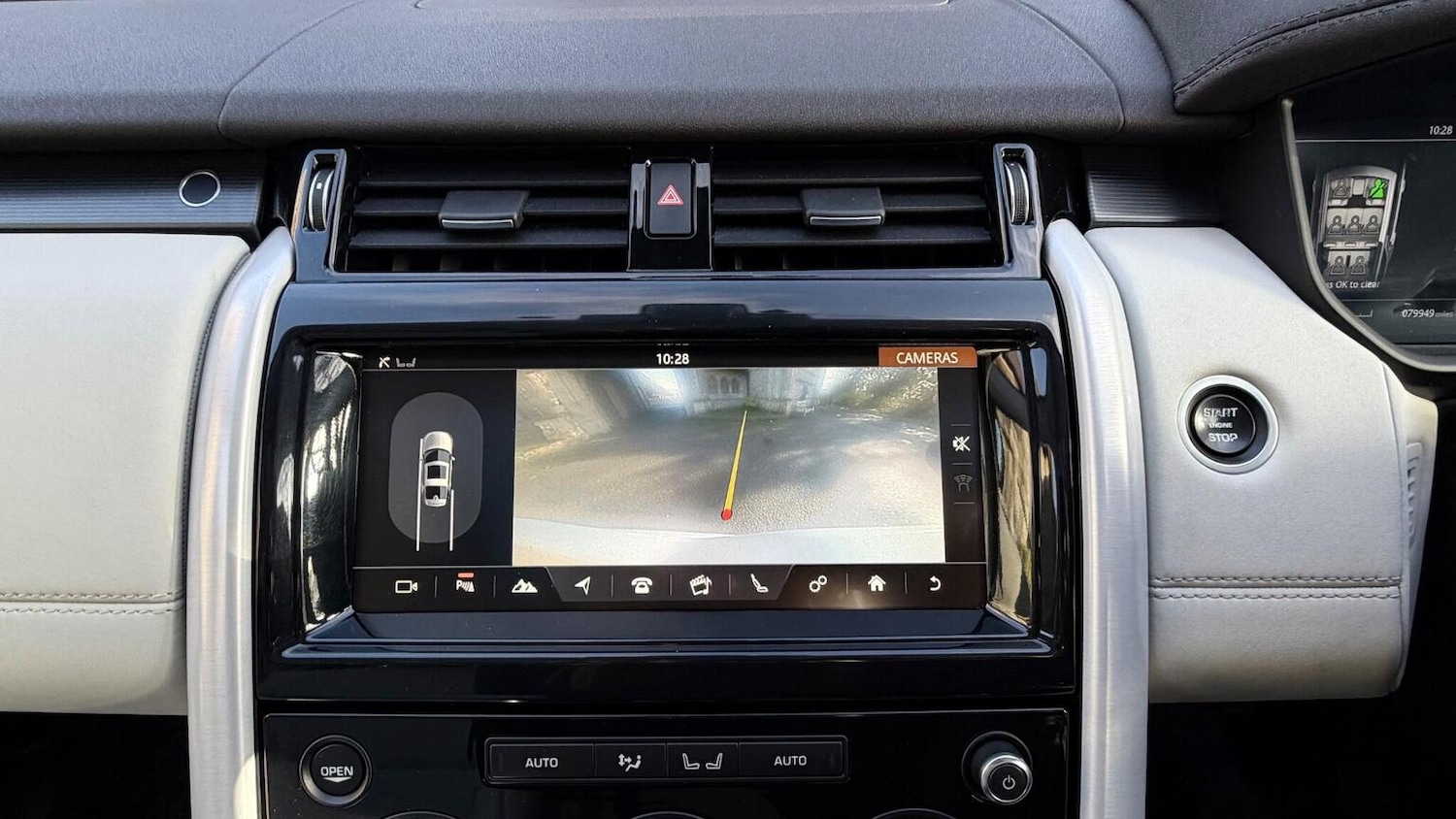 Used Land Rover Discovery 2018 for sale - 77247408: Photo 58