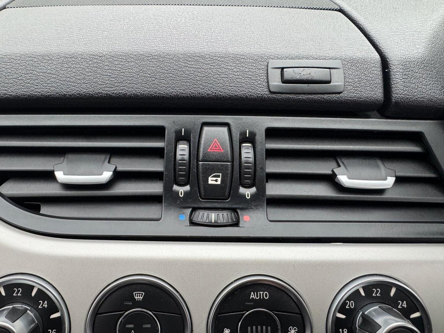 Used BMW Z4 2010 for sale - 77638610: Photo 45