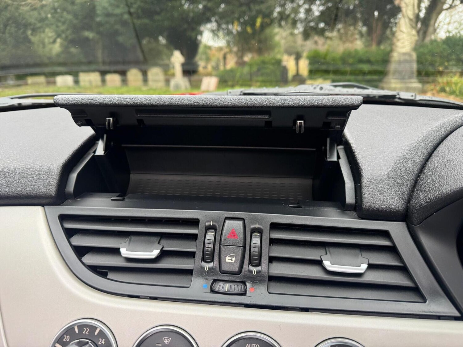 Used BMW Z4 2010 for sale - 77638610: Photo 48