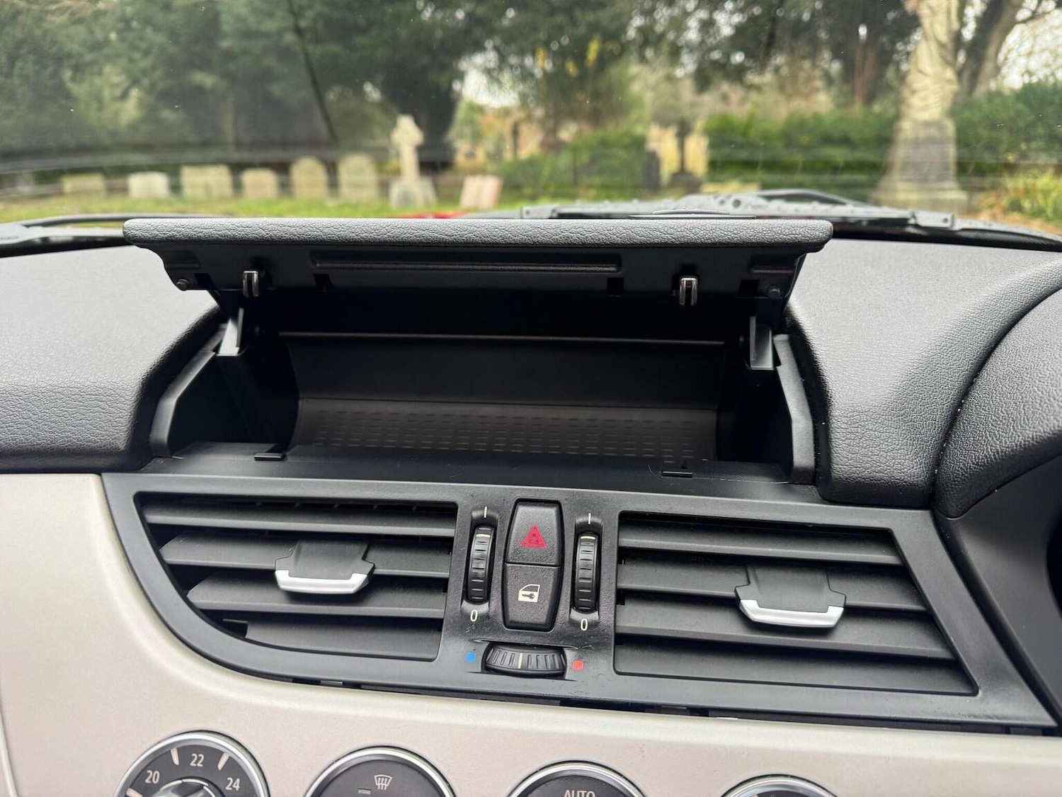 Used BMW Z4 2010 for sale - 77548274: Photo 48