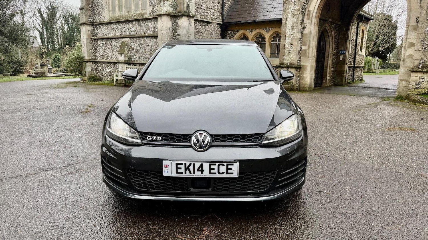 Used Volkswagen Golf 2014 for sale - 77247400: Photo 2