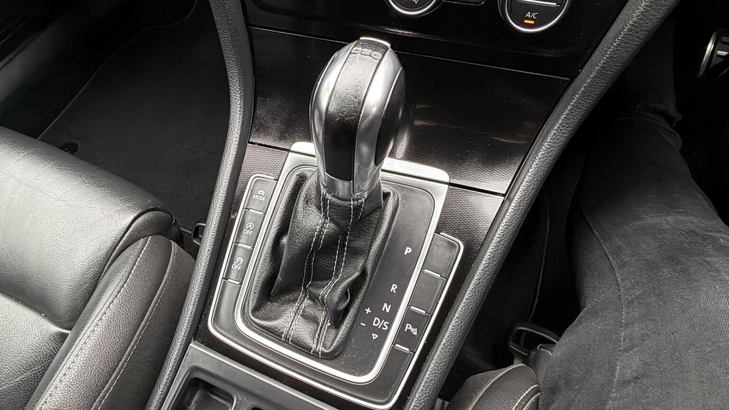 Used Volkswagen Golf 2014 for sale - 77247400: Photo 25