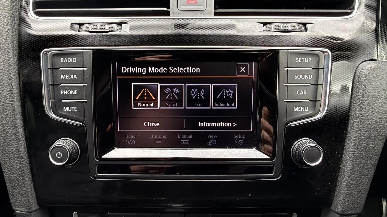 Used Volkswagen Golf 2014 for sale - 77247400: Photo 67